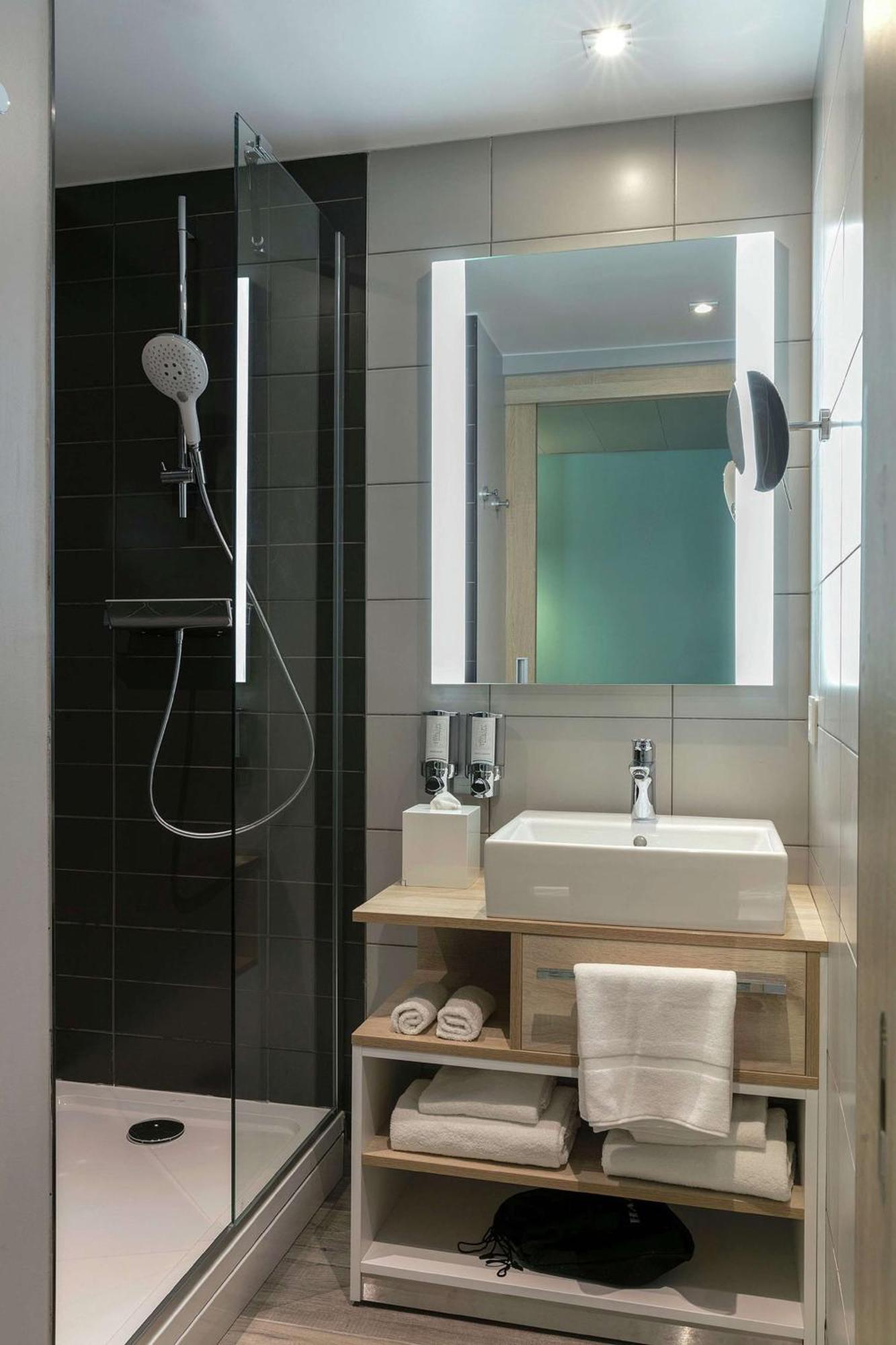 Hampton By Hilton Paris Clichy Hotel Ngoại thất bức ảnh